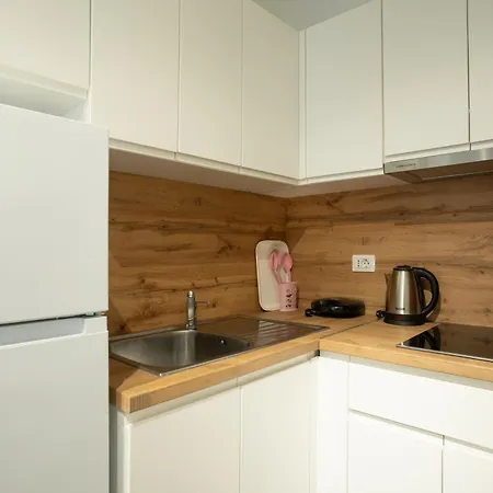 Joni's 10 Apartament *